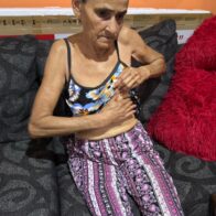 Denuncian agentes de la DNCD golpean anciana al penetrar a su vivienda en Sabana Grande de Boyá - Noticias de hoy en República Dominicana | De Último Minuto