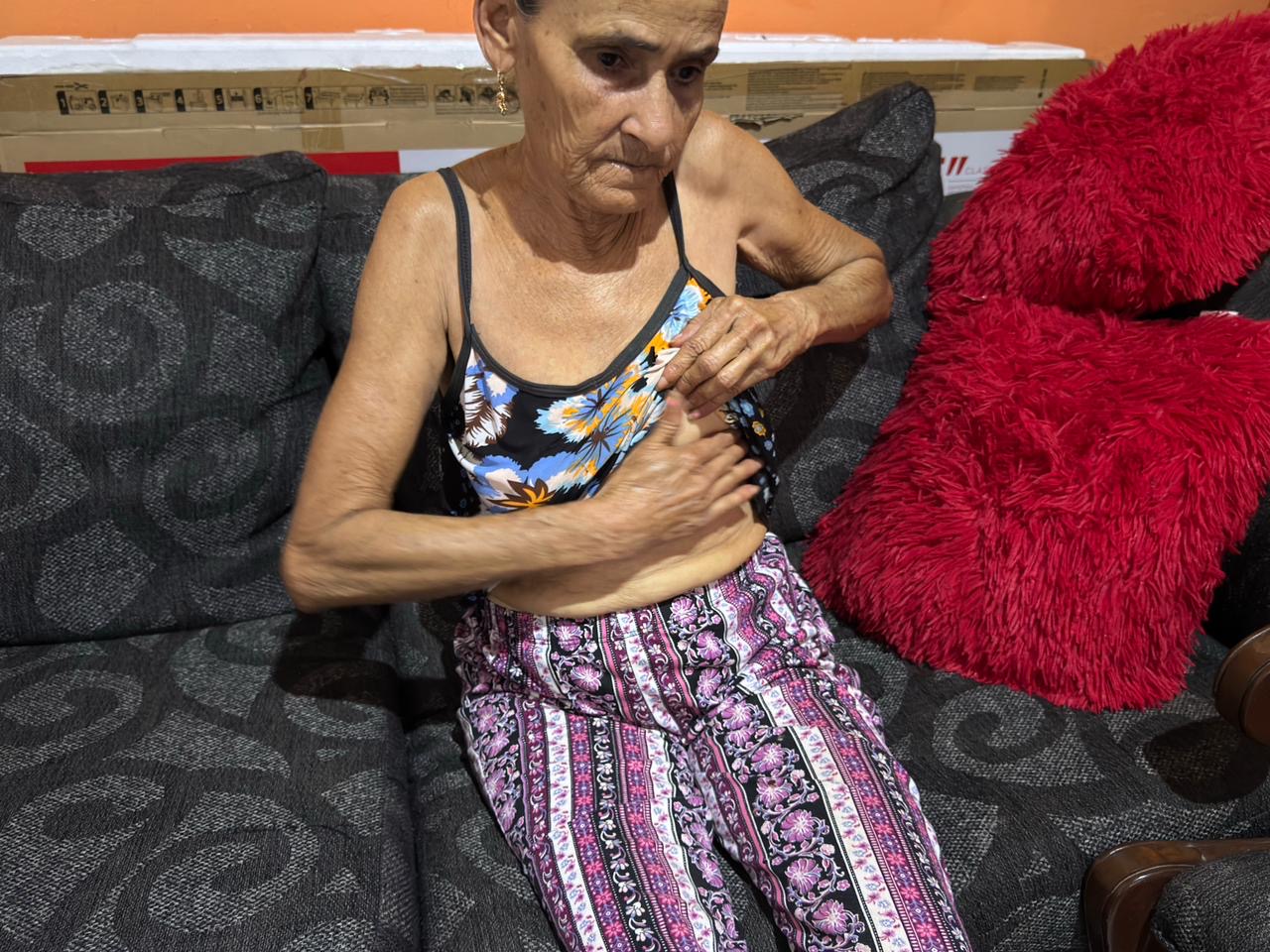 Denuncian agentes de la DNCD golpean anciana al penetrar a su vivienda en Sabana Grande de Boyá - Noticias de hoy en República Dominicana | De Último Minuto
