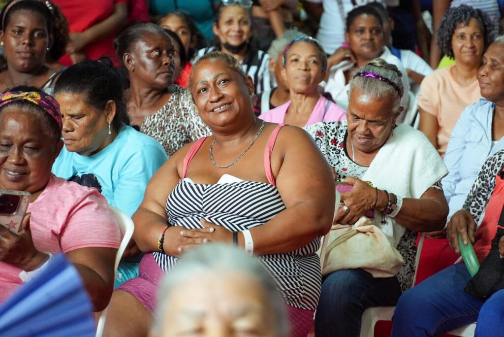 DASAC y Ayuntamiento de Los Alcarrizos celebran el Día de las Madres con gran rifa para miles de madres - Noticias de hoy en República Dominicana | De Último Minuto