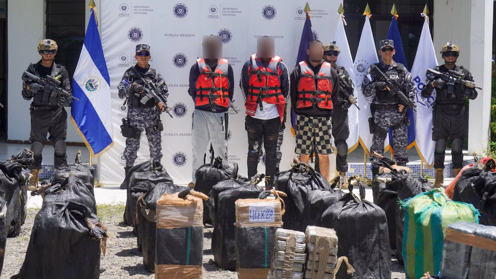 Dos ecuatorianos y un colombiano van a juicio por tráfico de cocaína en tribunales de El Salvador - Noticias de hoy en República Dominicana | De Último Minuto