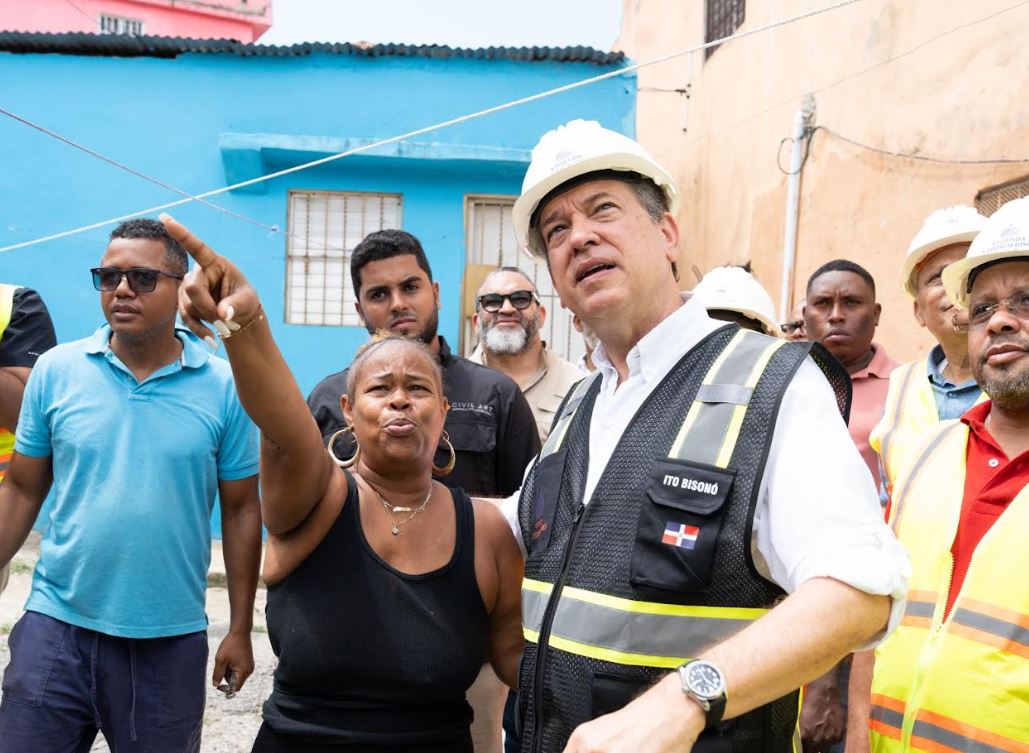 MIVHED inicia intervención de viviendas en el sector 27 de Febrero