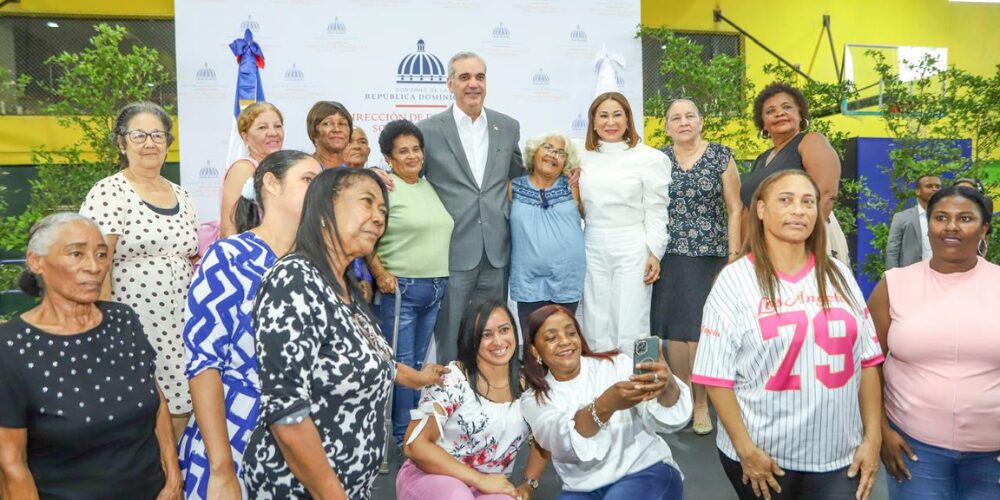 Gobierno inicia entrega de “El Cariñito” que beneficiará a un millón de madres