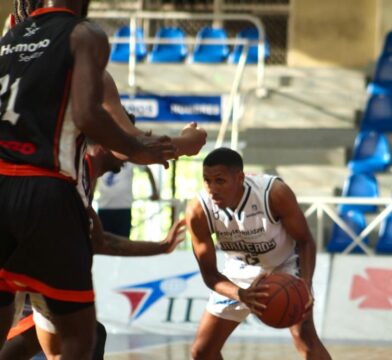 Titanes vencen a Marineros con debut de Richard Bautista - Noticias de hoy en República Dominicana | De Último Minuto