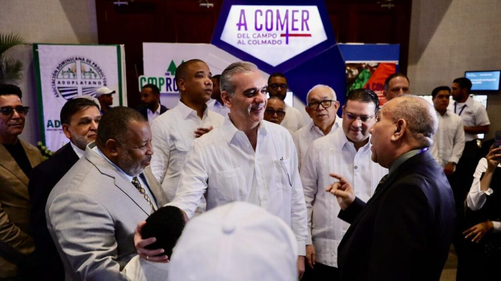 Abinader y detallistas resaltan control de precios ante impacto global - Noticias de hoy en República Dominicana | De Último Minuto
