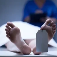 Mujer es hallada muerta y en avanzado estado de descomposición dentro de vivienda en Santiago