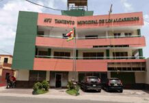 Alcaldía de Los Alcarrizos clausura hotel cabaña por operar irregularmente