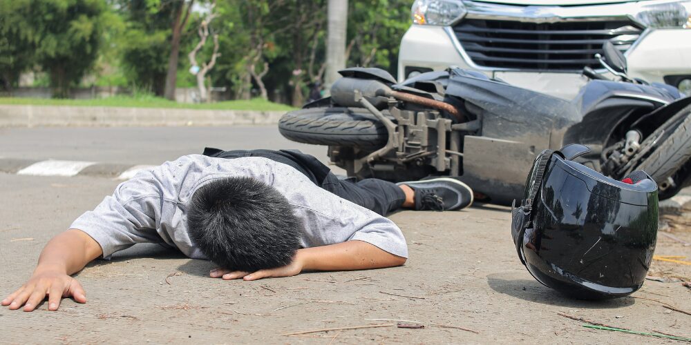 Joven muere en accidente entre motocicleta y jeepeta en la autopista Duarte