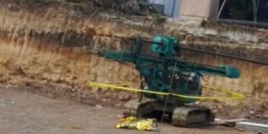 Hombre muere aplastado por maquinaria pesada en construcción de Santiago