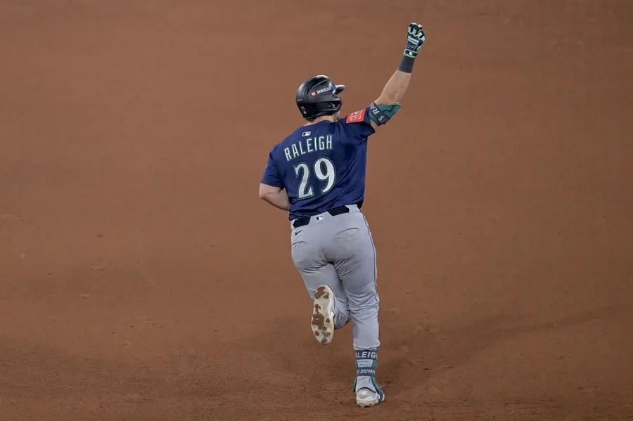 Cal Raleigh entra a lista de lesionados en medio de difícil inicio de temporada - Noticias de hoy en República Dominicana | De Último Minuto
