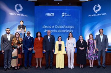 Autoridades en el lanzamiento oficial de la “Maestría en Gestión Estratégica de Negocios Internacionales”.