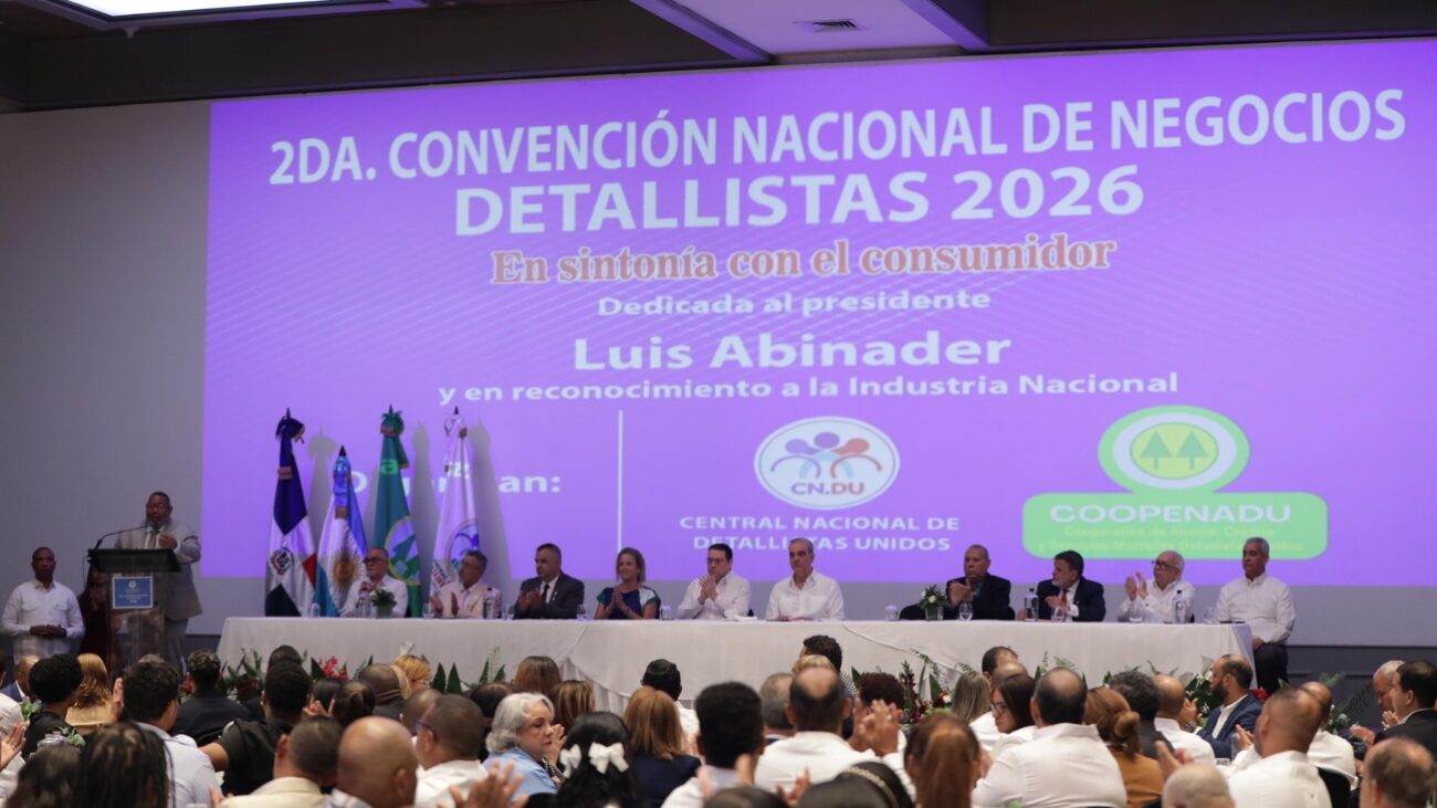 Abinader y detallistas resaltan control de precios ante impacto global