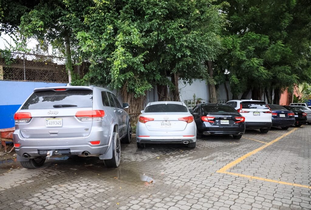 Policía desmantela estructura clandestina vinculada a estafas cibernéticas en SDN; 25 detenidos y equipos ocupados - Noticias de hoy en República Dominicana | De Último Minuto