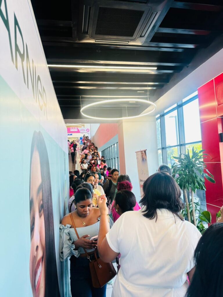 Cientos abarrotan Hipermercados Olé en el lanzamiento del Beauty Fest Olé 2026 - Noticias de hoy en República Dominicana | De Último Minuto