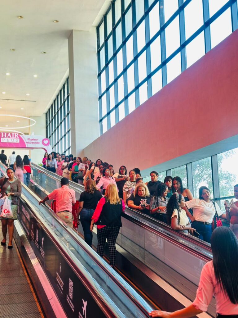 Cientos abarrotan Hipermercados Olé en el lanzamiento del Beauty Fest Olé 2026 - Noticias de hoy en República Dominicana | De Último Minuto