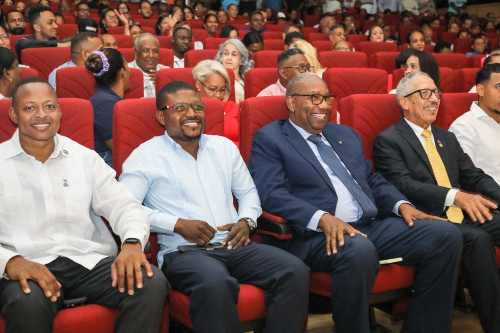 Rector de la UASD es reconocido por gremio de empleados - Noticias de hoy en República Dominicana | De Último Minuto
