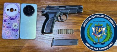 DINTEL desmantela puntos de armas ilegales durante allanamientos en Baní