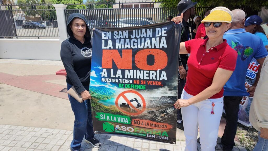 Cientos de manifestantes continúan llegando y se suman a la marcha contra la minería en San Juan - Noticias de hoy en República Dominicana | De Último Minuto