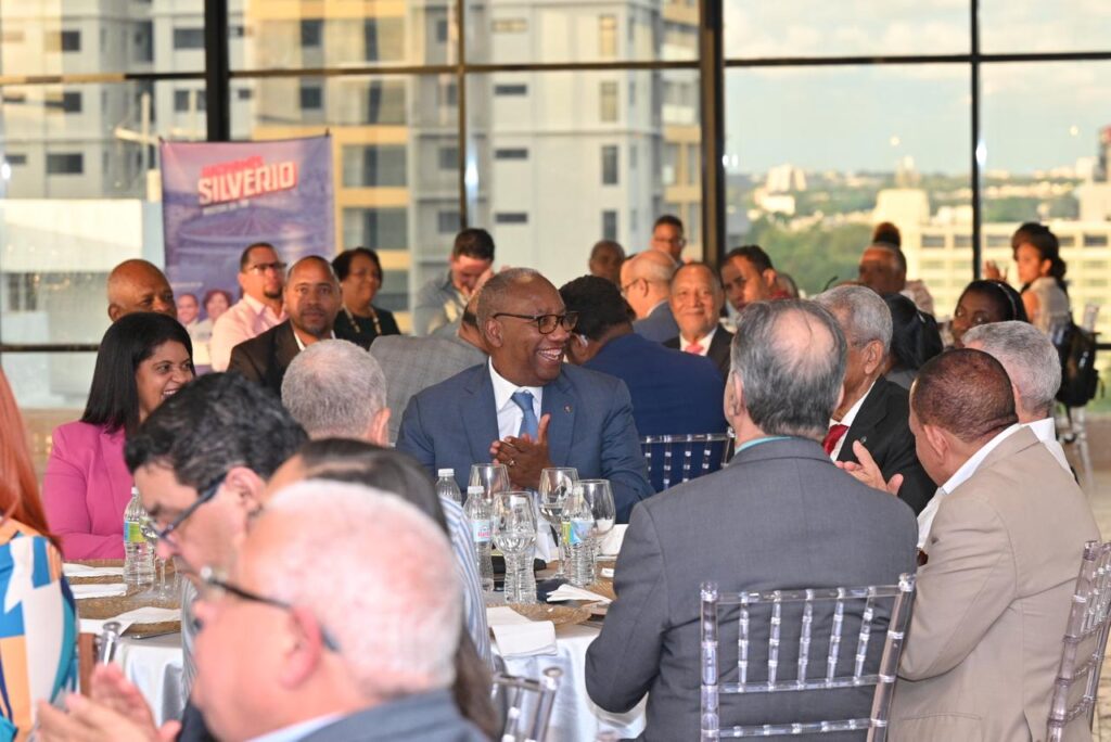 Silverio comparte con profesores titulares y meritísimos de la UASD - Noticias de hoy en República Dominicana | De Último Minuto