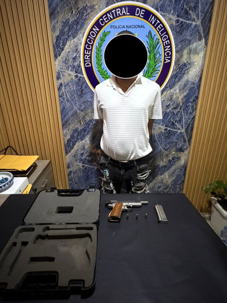 PN ocupa armas ilegales, equipos para lotería clandestina y narcóticos durante operativos realizados en La Vega - Noticias de hoy en República Dominicana | De Último Minuto