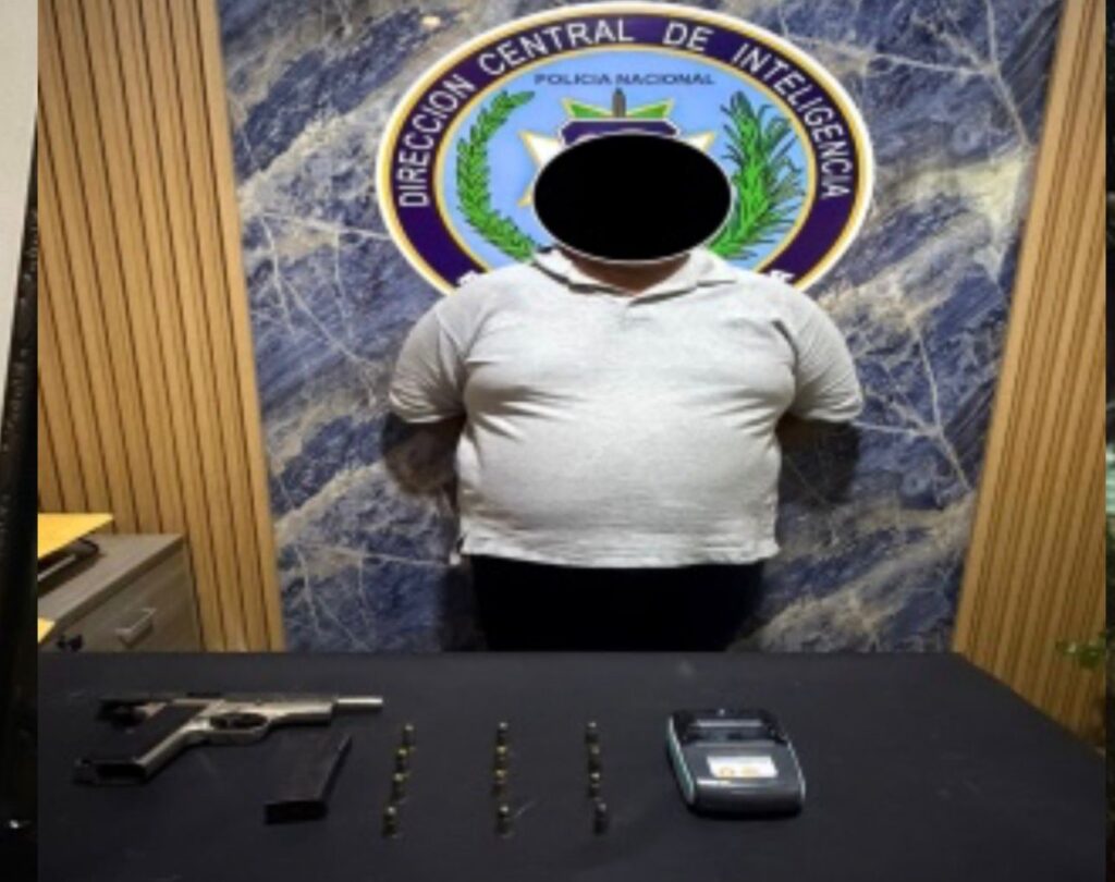 PN ocupa armas ilegales, equipos para lotería clandestina y narcóticos durante operativos realizados en La Vega - Noticias de hoy en República Dominicana | De Último Minuto