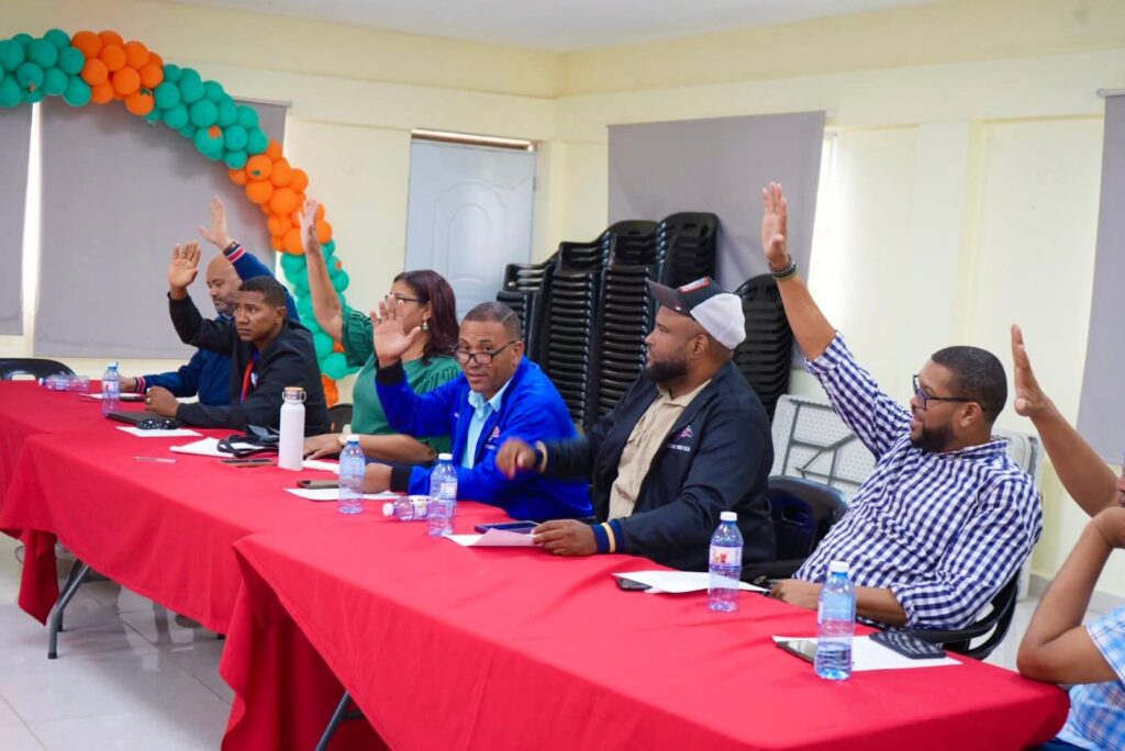 Regional 03 de Azua y ADP abordan cierre del año escolar y necesidades del sistema educativo - Noticias de hoy en República Dominicana | De Último Minuto