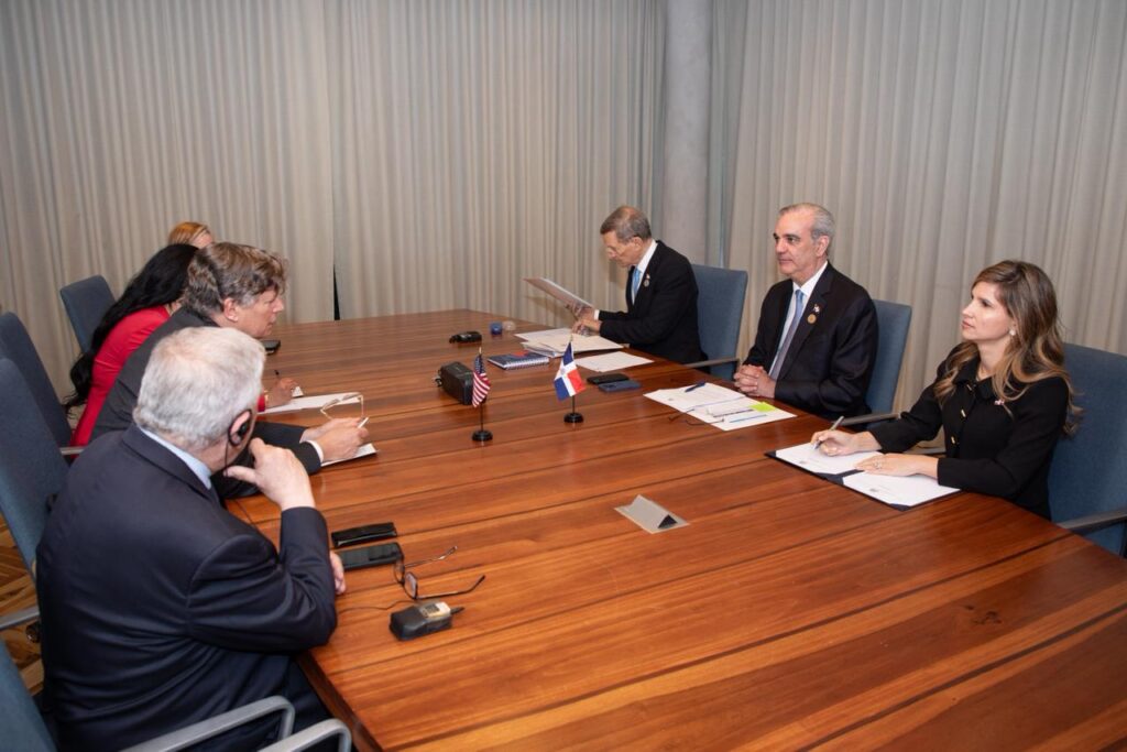 Abinader se reúne con con el presidente del Estado de Israel, Isaac Herzog, y con el subsecretario de Estado de EEUU, Christopher Landau - Noticias de hoy en República Dominicana | De Último Minuto