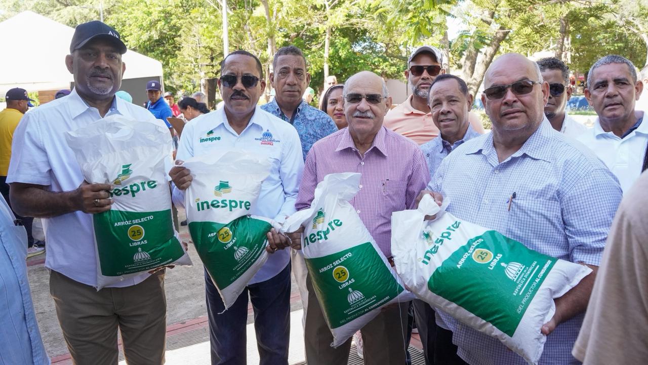 Con gran despliegue en zonas afectadas por lluvias inicia el programa “Inespre en la Provincia” - Noticias de hoy en República Dominicana | De Último Minuto