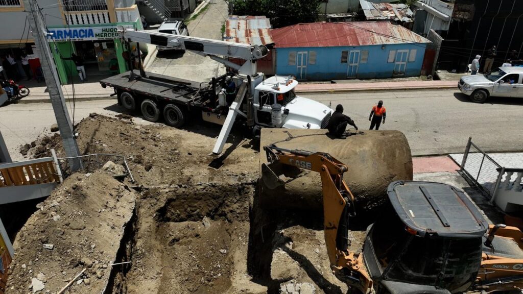 MICM y CECCOM desmantelan estación clandestina que operaba con tanques soterrados en San Juan - Noticias de hoy en República Dominicana | De Último Minuto