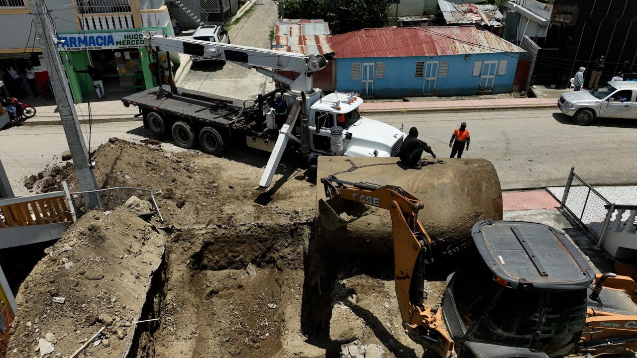 MICM y CECCOM desmantelan estación clandestina que operaba con tanques soterrados en San Juan - Noticias de hoy en República Dominicana | De Último Minuto