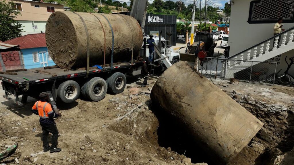MICM y CECCOM desmantelan estación clandestina que operaba con tanques soterrados en San Juan - Noticias de hoy en República Dominicana | De Último Minuto