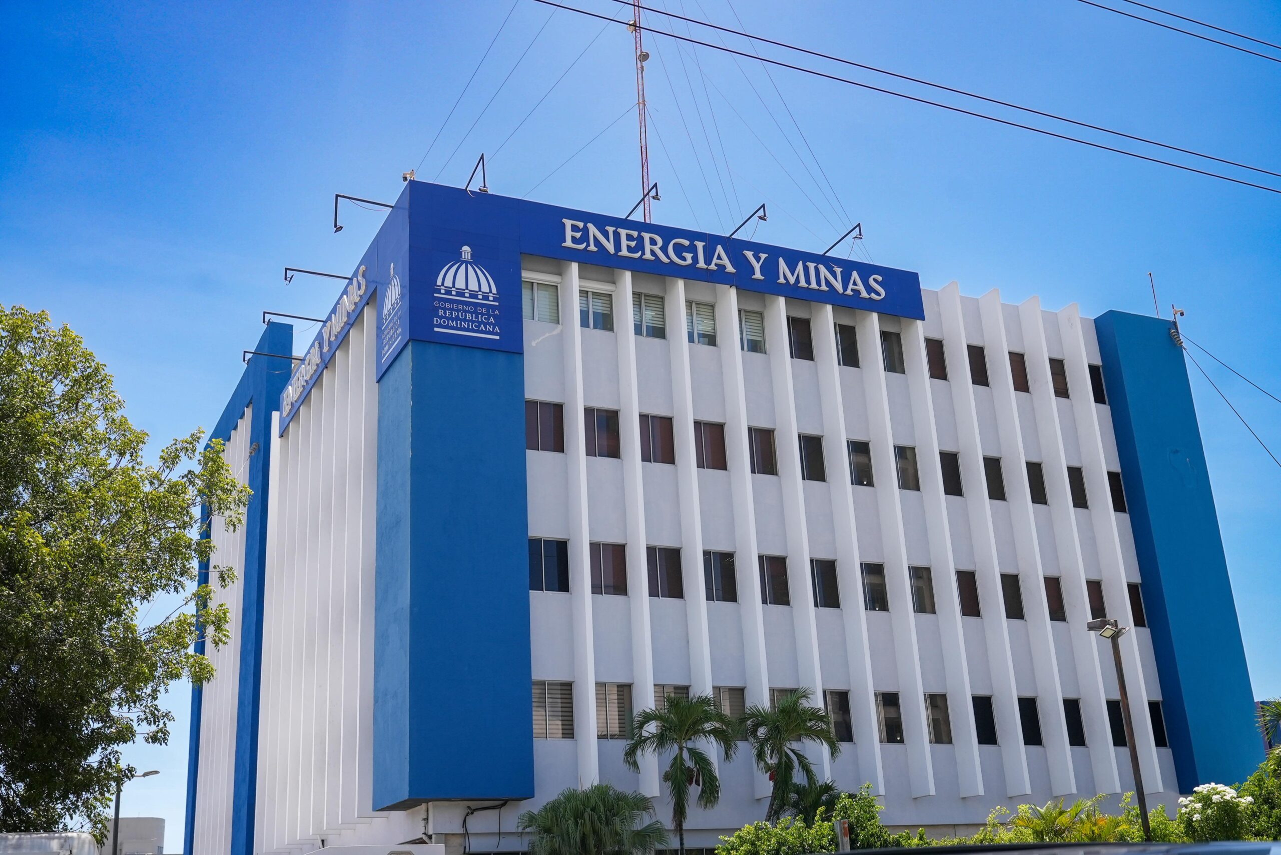 Energía y Minas aclara cuestionamientos sobre exasesor vinculado a GoldQuest - Noticias de hoy en República Dominicana | De Último Minuto