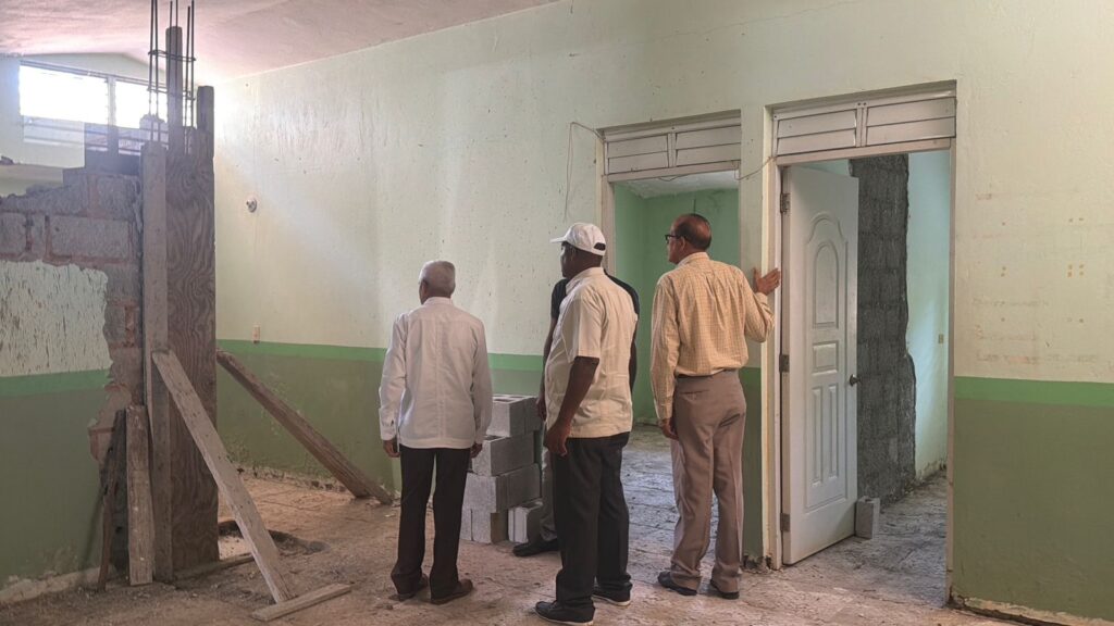 Diputado Cecilio García y alcaldesa Ana Reyes encabezan reunión con autoridades de salud en Las Galeras - Noticias de hoy en República Dominicana | De Último Minuto