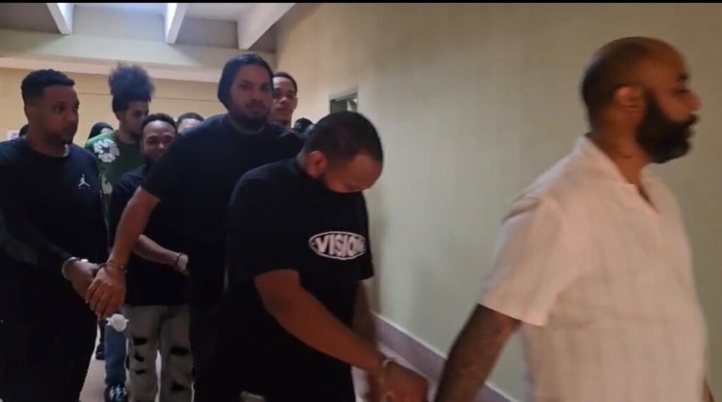 Imponen garantía económica y presentación periódica a diez implicados acusados integrar red criminal desmantelada en Sajoma - Noticias de hoy en República Dominicana | De Último Minuto