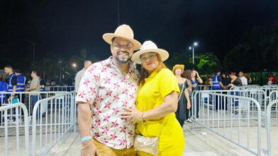 Con botas y sombreros llegan fanáticos al concierto de Los Tigres del Norte en Santo Domingo