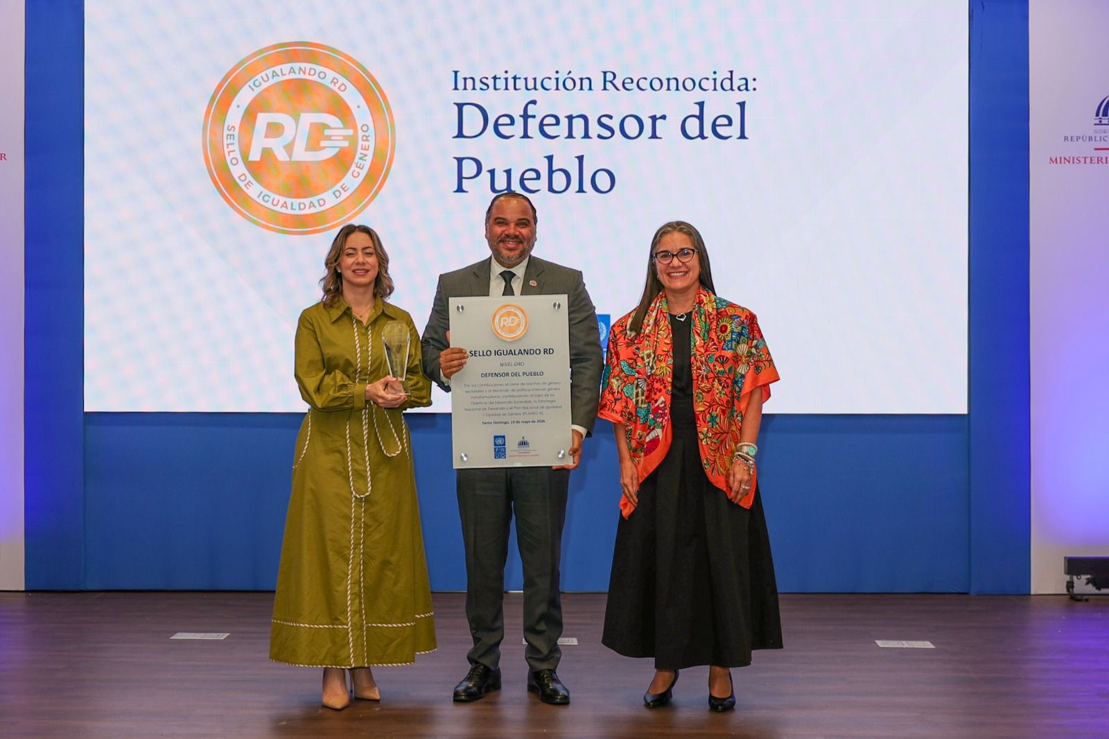 Defensor del Pueblo logra oro en el Sello Igualando RD
