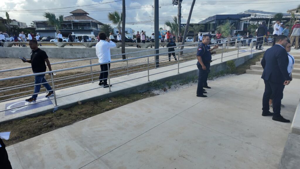 Abinader y ministro Collado inauguran segunda etapa del Malecón de SDE - Noticias de hoy en República Dominicana | De Último Minuto