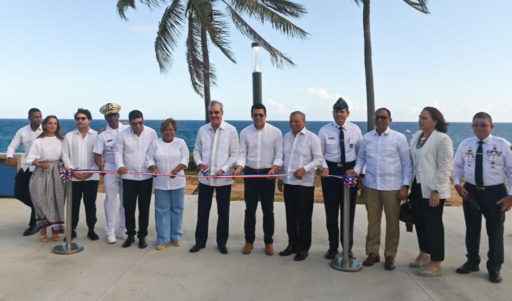 Abinader y ministro Collado inauguran segunda etapa del Malecón de SDE - Noticias de hoy en República Dominicana | De Último Minuto