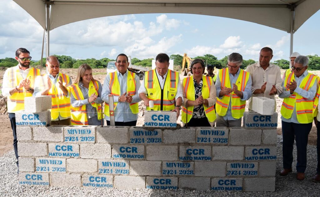 Ministro Ito Bisonó dejó iniciados los trabajos de construcción del Centro de Corrección y Rehabilitación Hato Mayor | 4 | Ministro Ito Bisonó dejó iniciados los trabajos de construcción del Centro de Corrección y Rehabilitación Hato Mayor - Noticias de hoy en República Dominicana | De Último Minuto