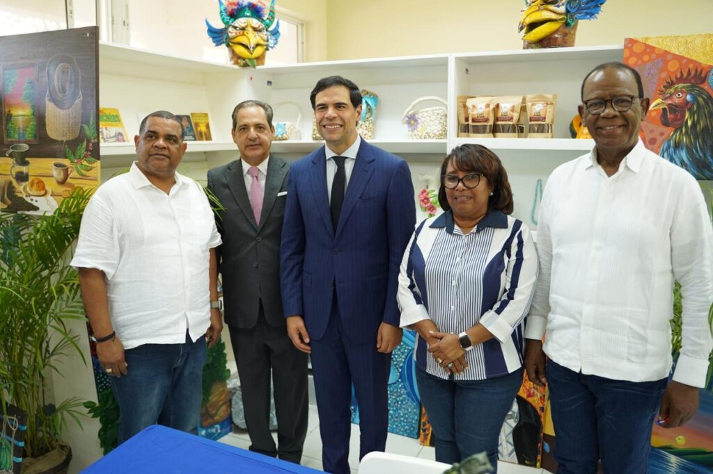 Raquel Peña y Roberto Ángel Salcedo inauguran el Primer Festival Cultural de la Región Enriquillo | 3 | Raquel Peña y Roberto Ángel Salcedo inauguran el Primer Festival Cultural de la Región Enriquillo - Noticias de hoy en República Dominicana | De Último Minuto