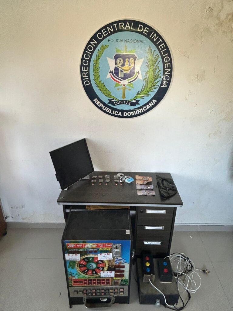 PN apresa siete personas y ocupa armas, drogas y máquinas ilegales en operativos | 2 | PN apresa siete personas y ocupa armas, drogas y máquinas ilegales en operativos - Noticias de hoy en República Dominicana | De Último Minuto