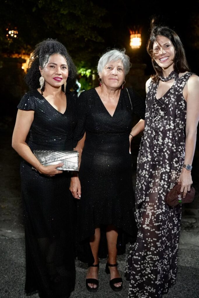 Fanáticos de todas las edades abarrotan Altos de Chavón para disfrutar de Isabel Pantoja - Noticias de hoy en República Dominicana | De Último Minuto