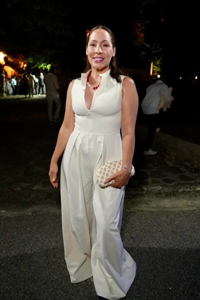Fanáticos de todas las edades abarrotan Altos de Chavón para disfrutar de Isabel Pantoja - Noticias de hoy en República Dominicana | De Último Minuto