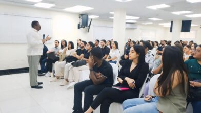 Realizan inducción a decenas de nuevos médicos pasantes - Noticias de hoy en República Dominicana | De Último Minuto