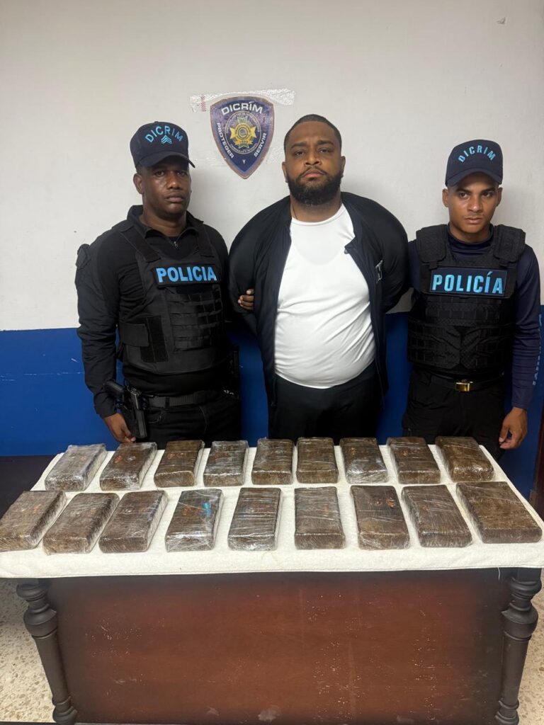 Apresan hombre con 18 paquetes de presunta cocaína durante operativo en Bávaro-Friusa - Noticias de hoy en República Dominicana | De Último Minuto