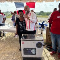 Más de 400 madres reciben regalos durante celebración organizada por Eudy Sánchez en Las Javillas