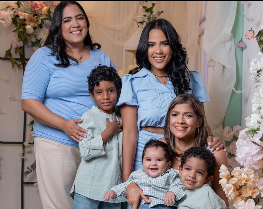 Con emotivas fotografías, figuras del entretenimiento celebran el Día de las Madres | 8 | Con emotivas fotografías, figuras del entretenimiento celebran el Día de las Madres - Noticias de hoy en República Dominicana | De Último Minuto