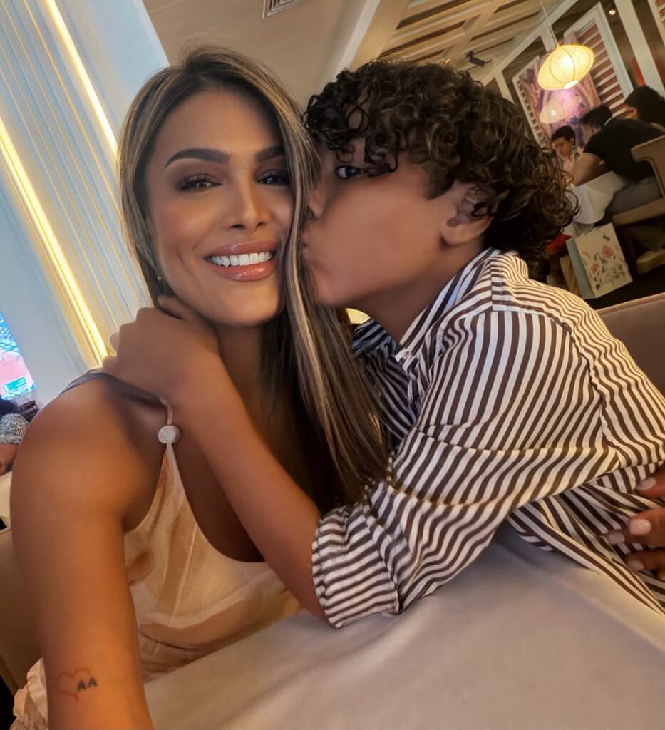 Con emotivas fotografías, figuras del entretenimiento celebran el Día de las Madres | 6 | Con emotivas fotografías, figuras del entretenimiento celebran el Día de las Madres - Noticias de hoy en República Dominicana | De Último Minuto