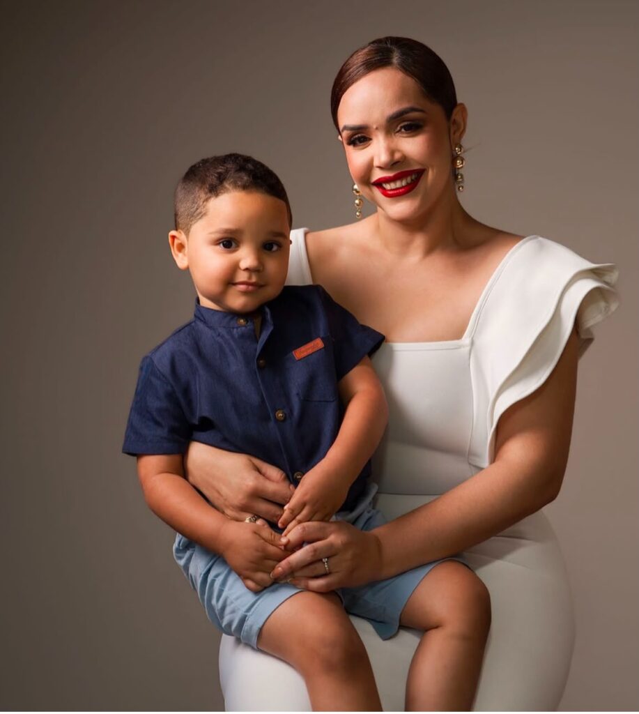 Con emotivas fotografías, figuras del entretenimiento celebran el Día de las Madres | 5 | Con emotivas fotografías, figuras del entretenimiento celebran el Día de las Madres - Noticias de hoy en República Dominicana | De Último Minuto