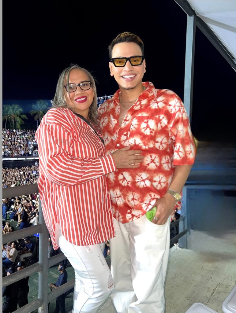 Con emotivas fotografías, figuras del entretenimiento celebran el Día de las Madres | 2 | Con emotivas fotografías, figuras del entretenimiento celebran el Día de las Madres - Noticias de hoy en República Dominicana | De Último Minuto