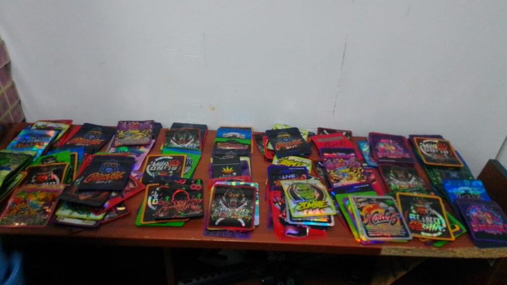 Allanamiento deja dos detenidos decomiso de drogas y contrabando de cigarrillos en Santiago - Noticias de hoy en República Dominicana | De Último Minuto